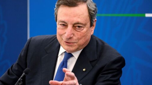 Pensioni, uscita a 63 anni a 31 nuovi lavori gravosi: Oss inclusi, fuori maestri e badanti.