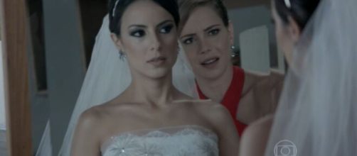 Clara e Cristina em 'Imp&eacute;rio' (Reprodu&ccedil;&atilde;o/TV Globo)