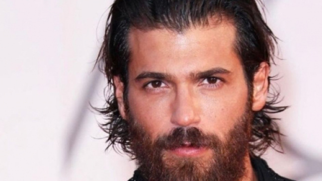 Can Yaman: 'Non sono un influencer, sono e rimango un attore'.