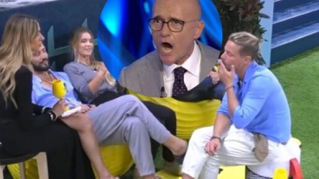 GF Vip, polemica contro Signorini