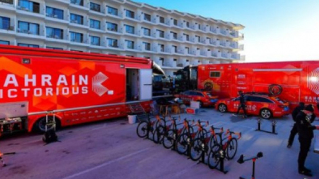 biciclette e team della Bahrain Victorius. (Instagram Bahrain Victorius).