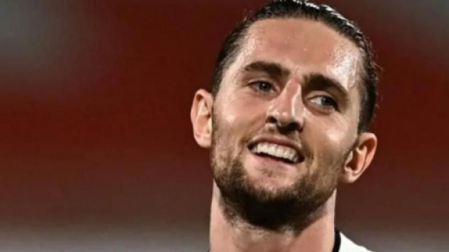 In foto Adrien Rabiot, centrocampista della Juventus.