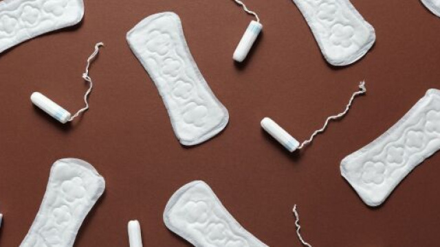 La Tampon Tax abbassa l'IVA generando un risparmio del 50% annuo. (Foto di Cliff Both da Pexels).