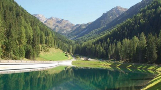Numero verde Pubbliservizi Brunico per fornitura elettrica e teleriscaldamento.