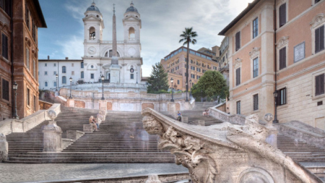 Piazza di Spagna, le curiosit&agrave; sul magico salotto di Roma &bull; Uozzart - uozzart.com