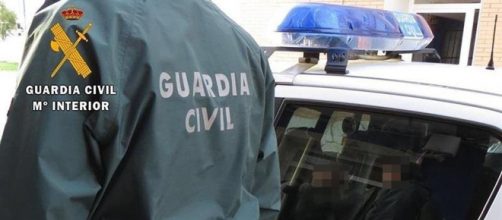 Dos agentes de la Guardia Civil salvan la vida a un beb&eacute; en Colmenar Viejo (Guardia Civil)