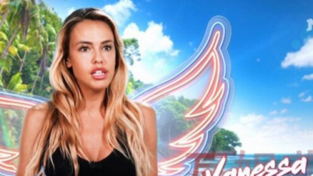 Vanessa Lawrens (Les Anges 12) hospitalis&eacute;e d'urgence apr&egrave;s avoir consomm&eacute; des produits stup&eacute;fiants, elle sort du silence.