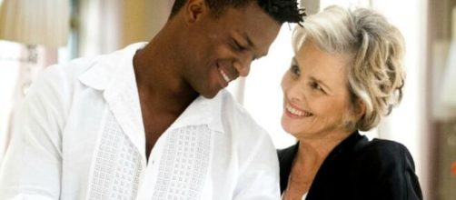 Dom e Sabine em 'Pega Pega' (Reprodu&ccedil;&atilde;o/TV Globo)