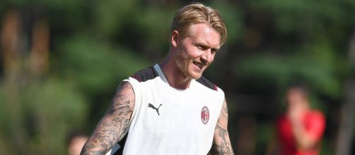 Kjaer renova com o Milan (Reprodu&ccedil;&atilde;o/Twitter/@acmilan)