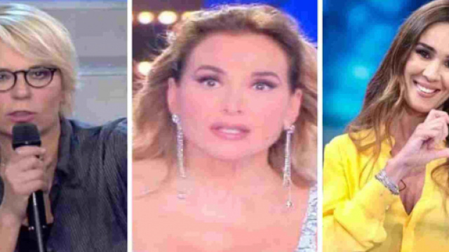 Cambio programmazione Mediaset dicembre 2021: si fermano Barbara d'Urso e Maria De Filippi.