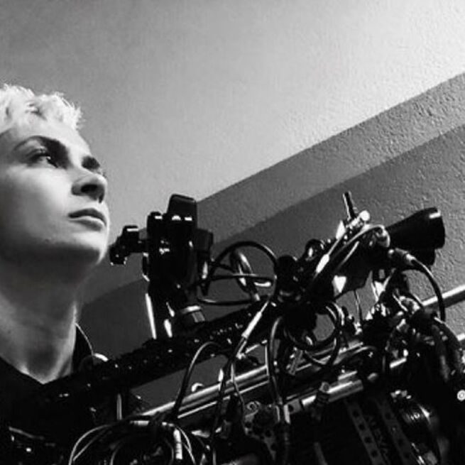 Diretora de fotografia morta por Alec Baldwin n&atilde;o estava preparando document&aacute;rio sobre pedofilia em Hollywood (Instagram/@halynahutchins)