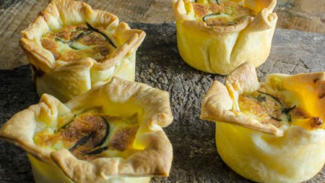 Cestinetti di zucchero caramellato, ideali in ogni occasione.