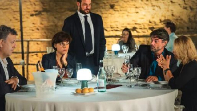 Un Posto al sole, anticipazioni settimana 4-8 ottobre: Giancarlo si presenta durante la cena di Silvia e Michele.