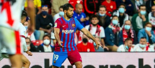 El 'Kun' Ag&uuml;ero ingres&oacute; en el Hospital de Barcelona y no se sabe cuando podr&aacute; regresar a los entrenamientos (Twitter/@aguerosergiokun)