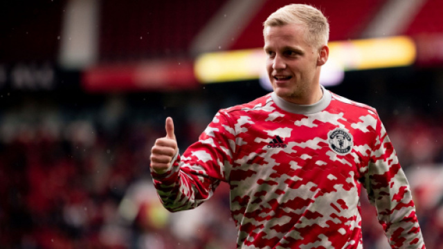 Inter, primi contatti per Van De Beek: il centrocampista potrebbe lasciare il Manchester.