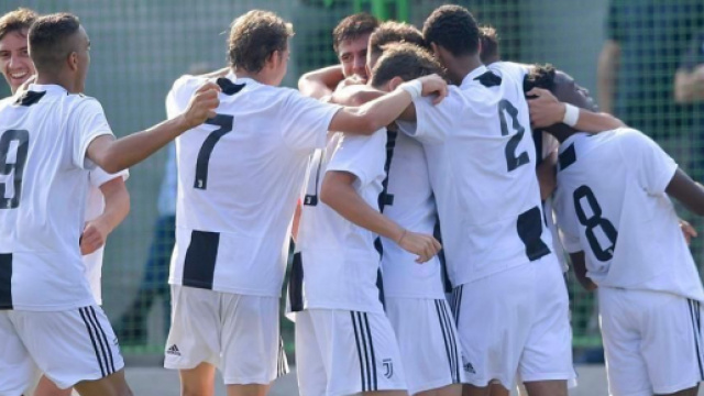 La Juventus ha ufficializzato l'acquisto del giovane Bandolo.