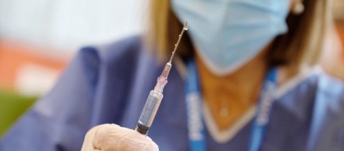 Pfizer ser&aacute; administrada con una tercera dosis. (Wikimedia Commons)