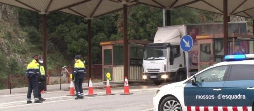 Otro caso de un cad&aacute;ver que es transportado en coche hasta La Jonquera (@mossos)