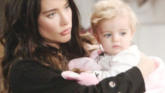 Beautiful, spoiler al 16/10: Kelly allontanata da Steffy per la sua dipendenza da farmaci.