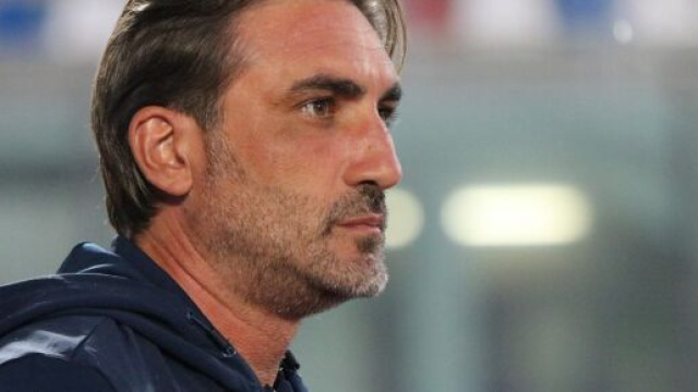 Crotone, Modesto confermato in panchina - ilrossoblu.it