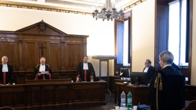 Tribunale Vaticano: assolti i due preti accusati di abusi sui chierichetti del papa.