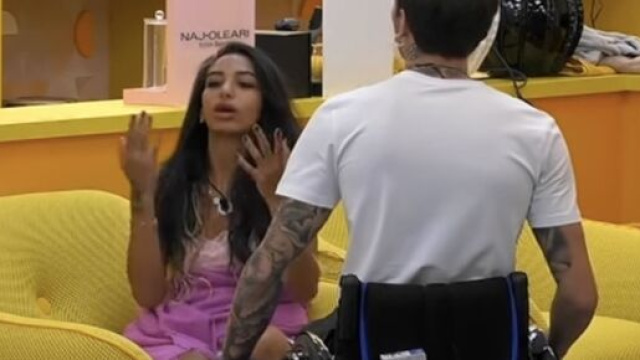GFVip 6, Bortuzzo allontana Lul&ugrave;: 'Non amo essere toccato' (Video).