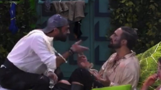 GF Vip, faccia a faccia tra Gianmaria Antinolfi e Alex Belli dopo il party di Halloween.