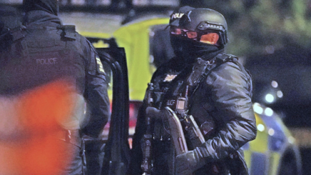 Liverpool: chi era il kamikaze convertito all'anglicanesimo che si faceva chiamare Enzo.