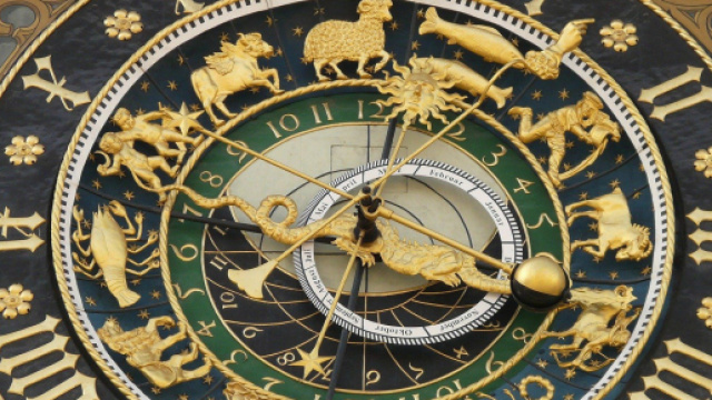 L'oroscopo e classifica di domani, 17 novembre: stress per Sagittario e Scorpione.