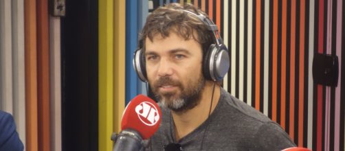 Marcelo Faria ganha felicita&ccedil;&otilde;es (Reprodu&ccedil;&atilde;o/Jovem Pan)