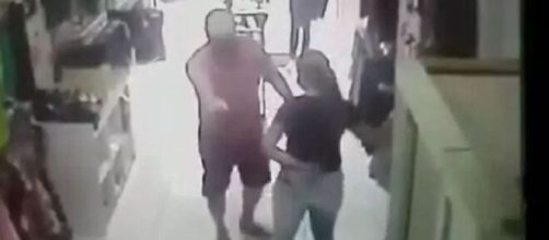 Mulher &eacute; abusada dentro de provador de pr&oacute;pria loja (Reprodu&ccedil;&atilde;o)