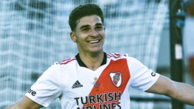 Julian Alvarez, punta del River Plate.