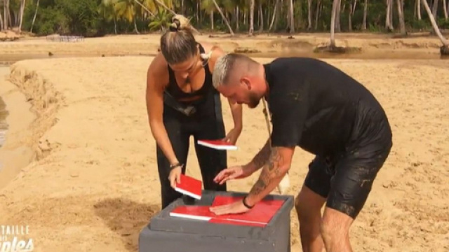 La Bataille des Couples 3 : Rapha&euml;l P&eacute;pin et Tiffany en flagrant d&eacute;lit de triche pour acc&eacute;der &agrave; la finale ? Les t&eacute;l&eacute;spectateurs en col&egrave;re. &copy; TFX