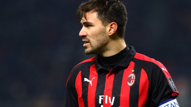 Romagnoli, sondaggio Juve ma lui vuole solo il Milan: pronto a dimezzarsi ingaggio.
