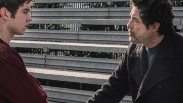Un professore, spoiler terza puntata: Dante capisce che Simone &egrave; innamorato di Manuel.