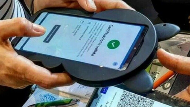 Covid, l'Europa costretta a introdurre misure pi&ugrave; restrittive.