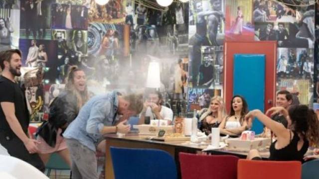 GFVip, Davide giura 'vendetta' su Sorge: 'La pagher&agrave; e la far&ograve; piangere' (CLIP).