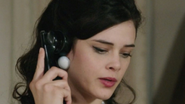 Il Paradiso delle Signore, episodio 1/12: Tina affronta il capo magazziniere Armando.