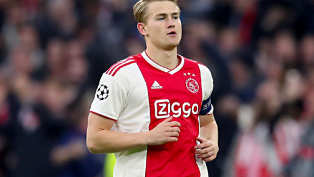 Il Milan starebbe accelerando per Lingard, De Ligt vorrebbe il Barca, Juve su Dembele.