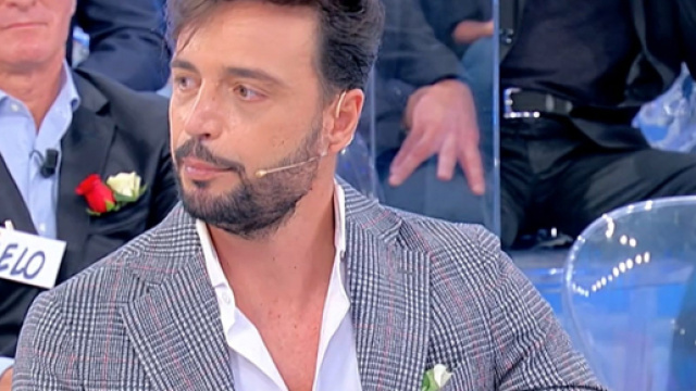 Uomini e Donne, Armando amnette: 'Ho chiamato Ida perch&eacute; volevo starle vicino'.