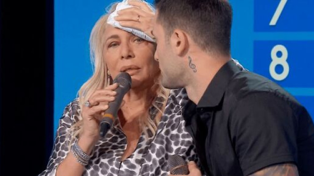 Domenica In, Mara Venier cade e interrompe la trasmissione | lanostratv.it