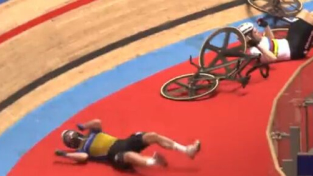 La caduta di Mark Cavendish alla Sei Giorni di Gand