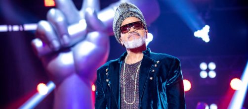 Carlinhos Brown recebe carinho de famosos (Reprodu&ccedil;&atilde;o/TV Globo)