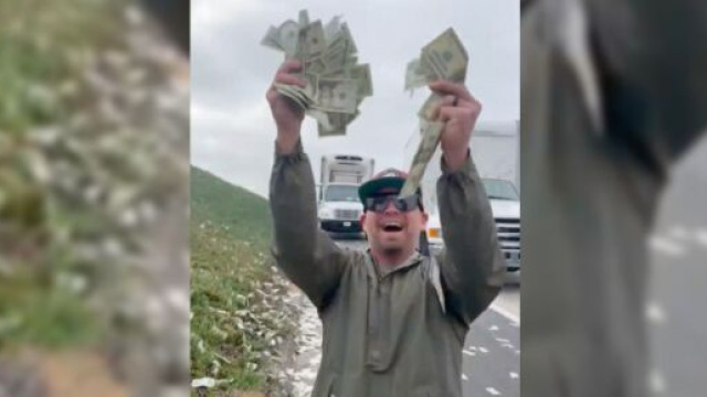 Une pluie de billets est tomb&eacute;e sur une autoroute en Californie (capture Youtube)