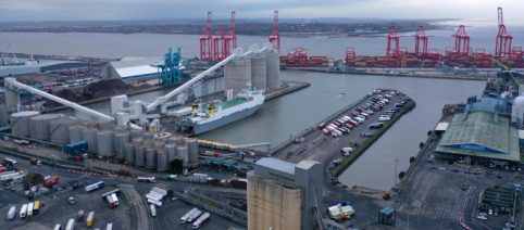 Migranti: Darmanin annulla l'incontro con Priti Patel previsto a Calais