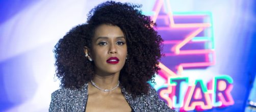 Ta&iacute;s Ara&uacute;jo recebe carinho de artistas (Reprodu&ccedil;&atilde;o/TV Globo)