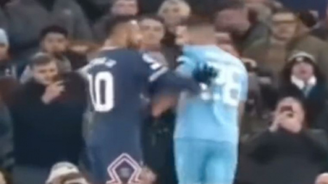 Neymar et Mahrez ont eu une altercation ce mercredi soir en Ligue des champions. (cr&eacute;dit Twitter beIN SPORTS)