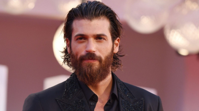 Cambio programmazione Mediaset 2022.