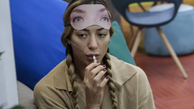 GFVip, Soleil potrebbe lasciare il gioco a dicembre: &lsquo;Non ha senso stare per i triangoli&rsquo;.