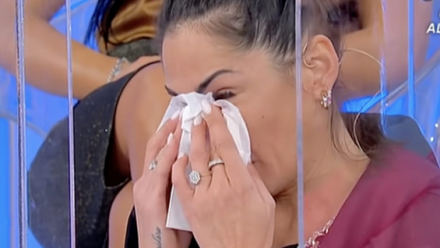U&D, Ida Platano: 'Non chieder&ograve; mai pi&ugrave; a nessuno di uscire dallo studio con me'.